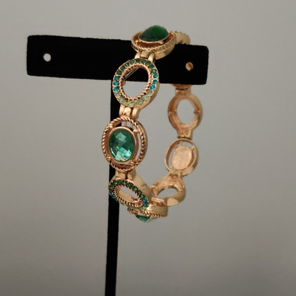 Bracelets & Earrings Bundle 🌴🌴🌴 - Picture 5 of 10